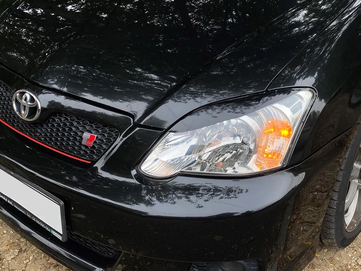Toyota TS Corolla - Szemöldök - TeckWrap: GlossBlack